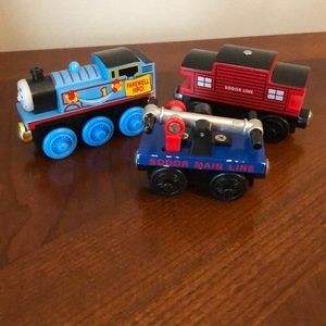 Thomas the Train Celebration Thomas Car with Hand Car & Sodor Line Caboose